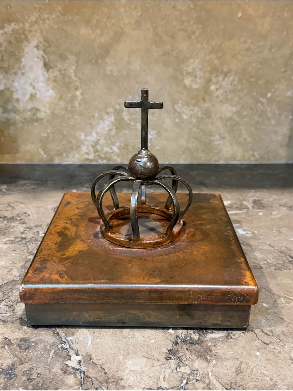 Jan Barboglio cross box